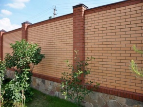 Кирпичный забор сплошной 80 метров фото в Жилёво